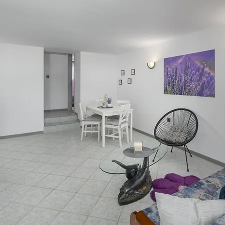One-bedroom In דירה *